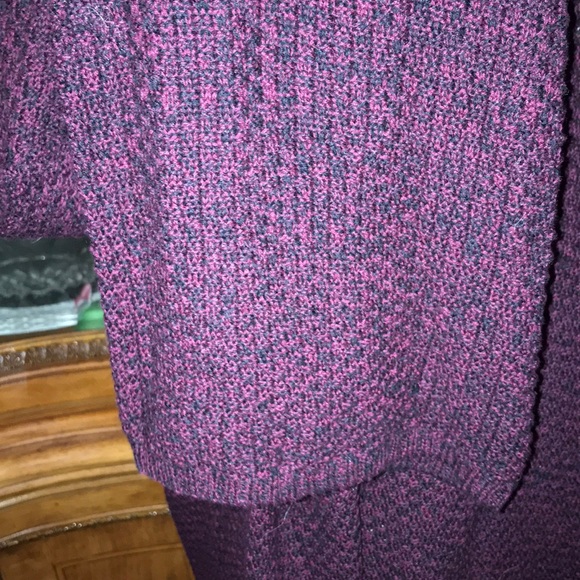 IN San Fransisco black and maroon cut out sweater - Picture 5 of 8